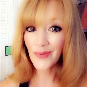 Meet your Posher, Deana